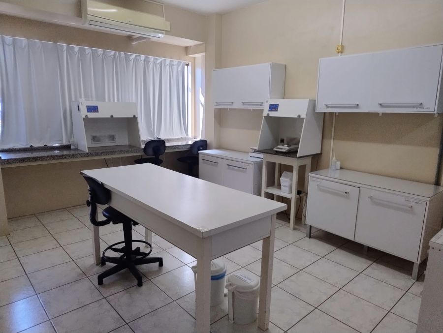 Laborat�rio para produ��o de s�lidos (c�psulas) e lavat�rios 2�piso