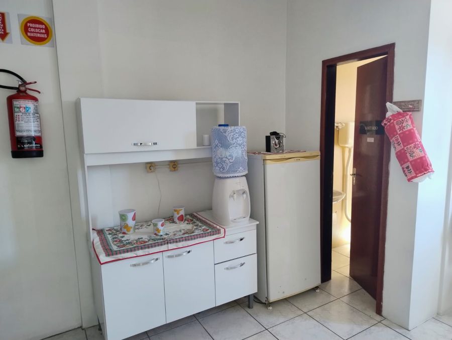 Escrit�rio/cozinha/banheiro/dep�sito 2�piso