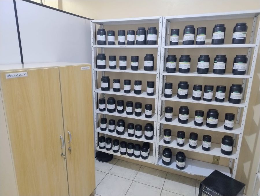 Laborat�rio para produ��o de s�lidos (c�psulas) e lavat�rios 2�piso