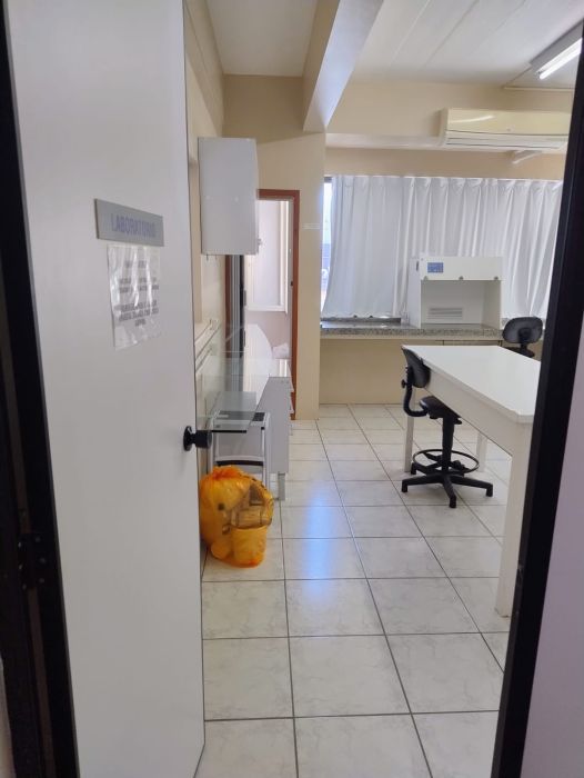 Laborat�rio para produ��o de s�lidos (c�psulas) e lavat�rios 2�piso