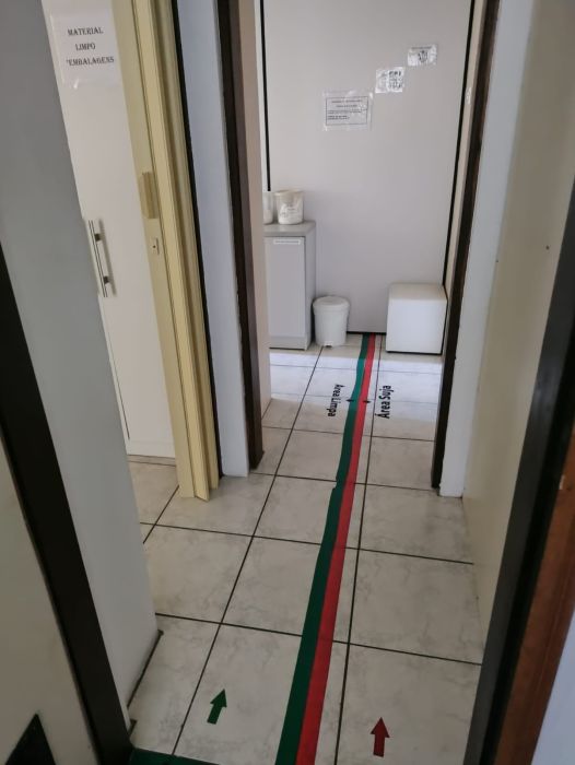 Laborat�rio para produ��o de semi-s�lidos ( parte dermatol�gica) e lavat�rios 2�piso