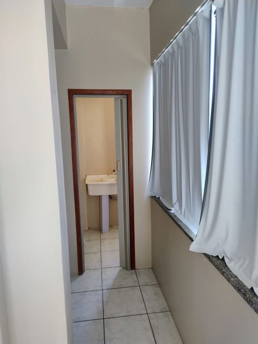 Laborat�rio para produ��o de s�lidos (c�psulas) e lavat�rios 2�piso