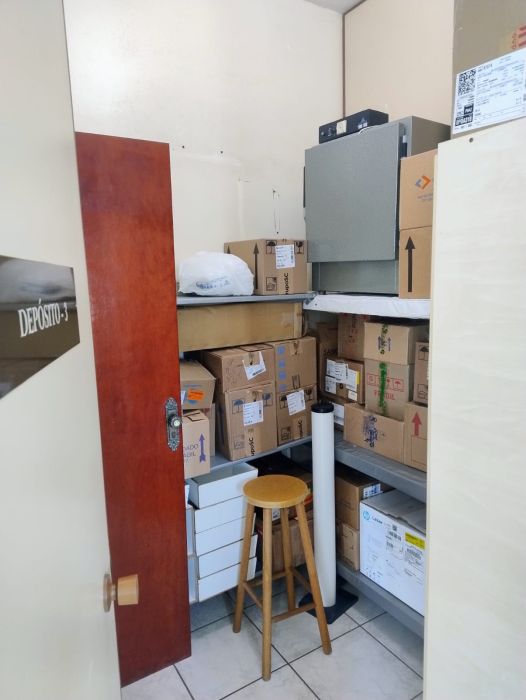 Escrit�rio/cozinha/banheiro/dep�sito 2�piso