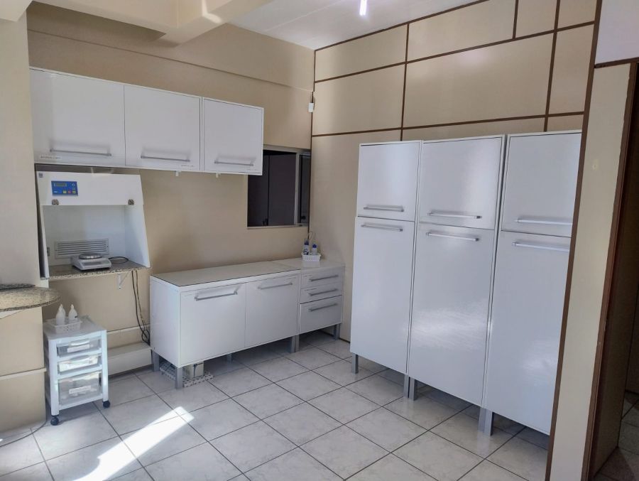 Laborat�rio para produ��o de s�lidos (c�psulas) e lavat�rios 2�piso