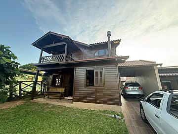 Fortes Im�veis Vende - Sobrado de Ita�ba com piscina